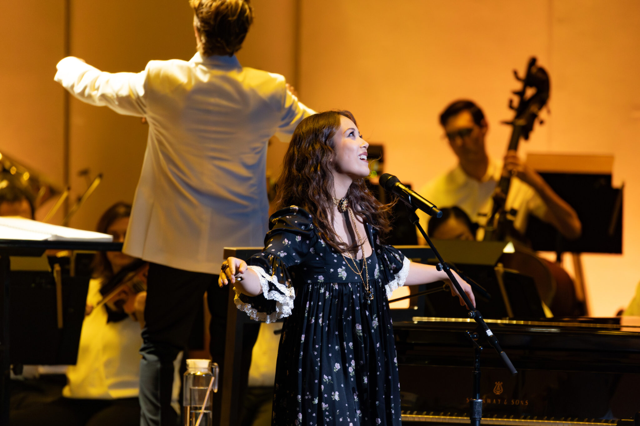 Laufey performing with the Philharmonia Orchestra